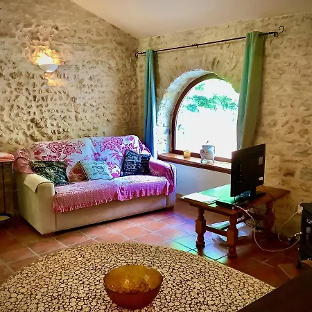 Wisteria & Jasmine Genouille (Vienne)