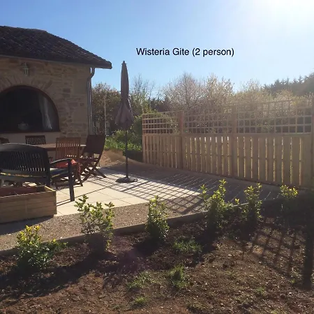 Wisteria & Jasmine Holiday home Genouille (Vienne)