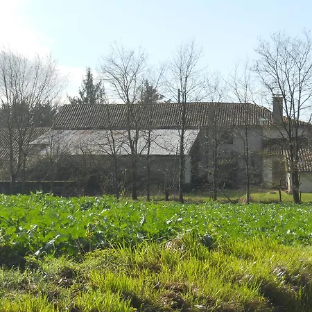Holiday home Wisteria & Jasmine Genouille (Vienne)