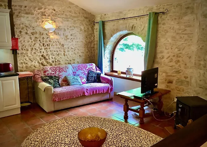 Wisteria & Jasmine Genouille (Vienne)